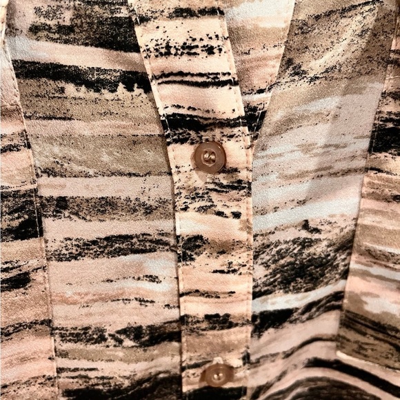 Calvin Klein No Iron Top button front cuffs top pockets and stone necklace - Picture 9 of 12